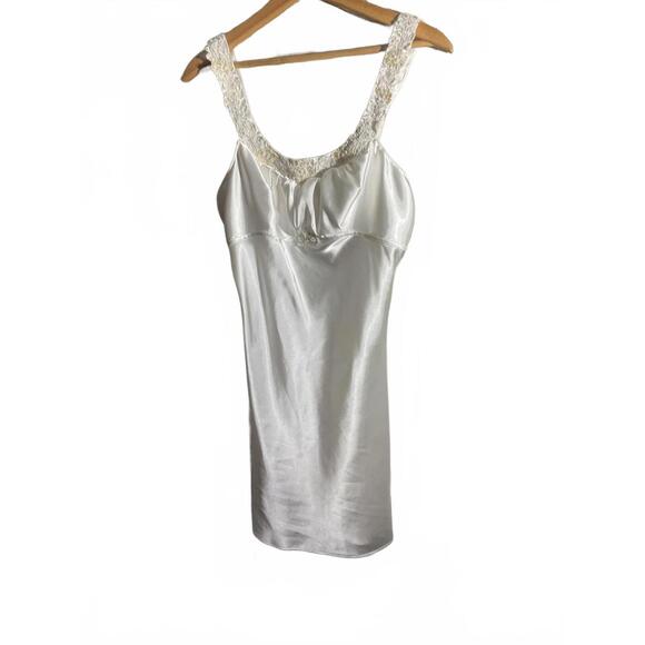 Linea Donatella Satin Robe and Nightie/ Embroidery/Sequins Wedding Bridal S/M - Picture 12 of 15